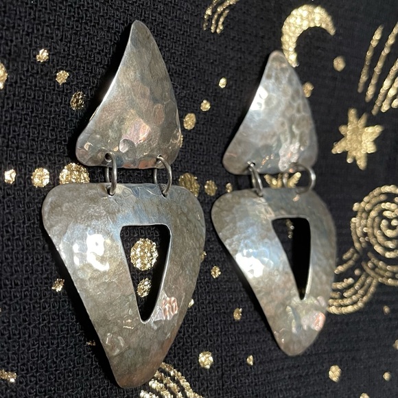 Bold Sterling Silver Vintage Hammered Triangle Dangle Earrings - Picture 2 of 11